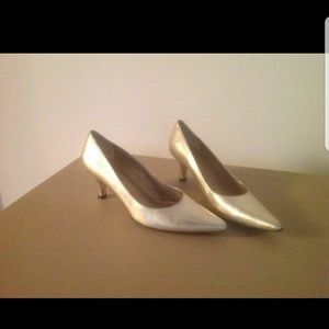 Gold Vaneli Pumps